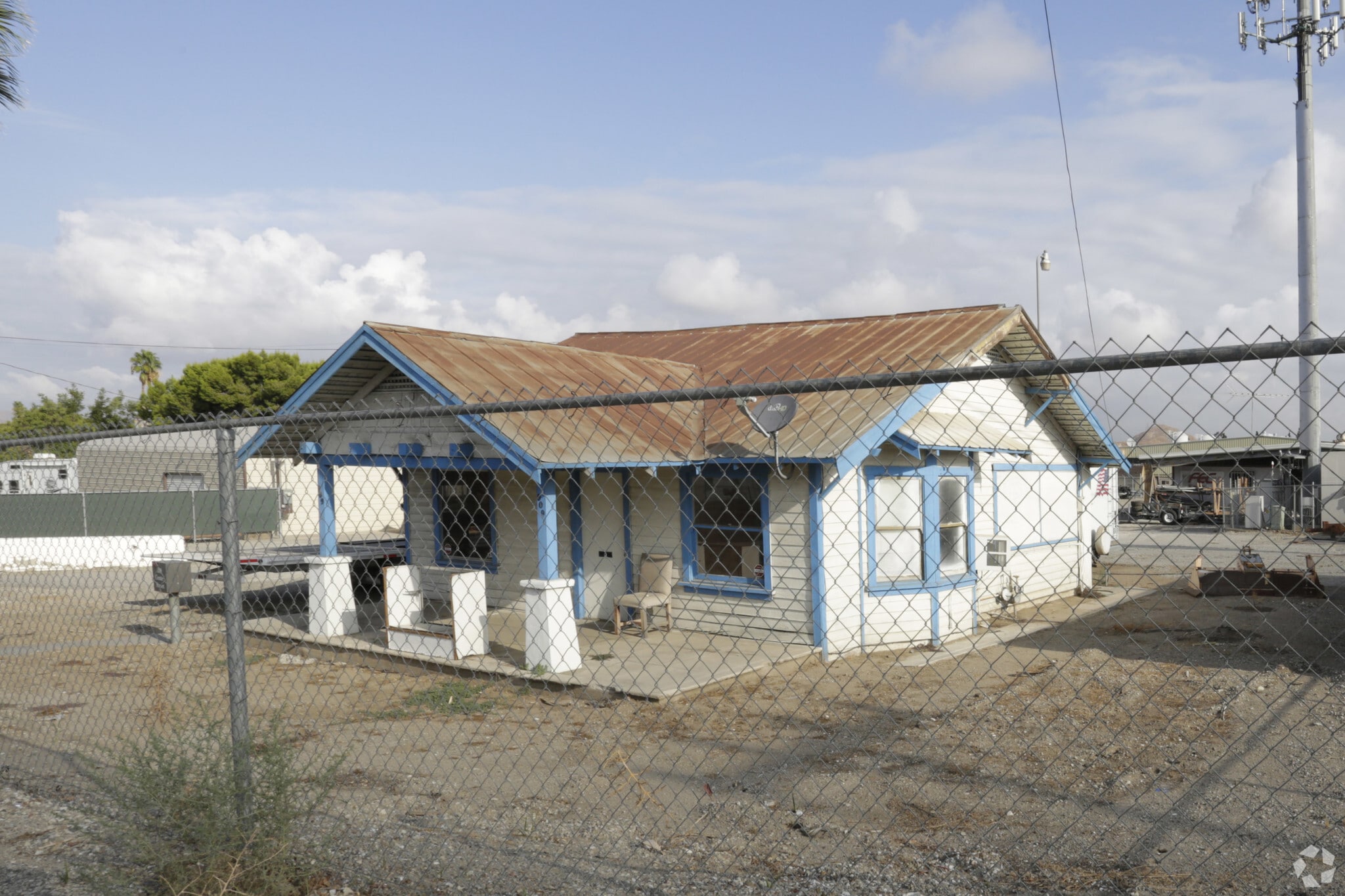 909 Center St, Riverside, CA for Sale