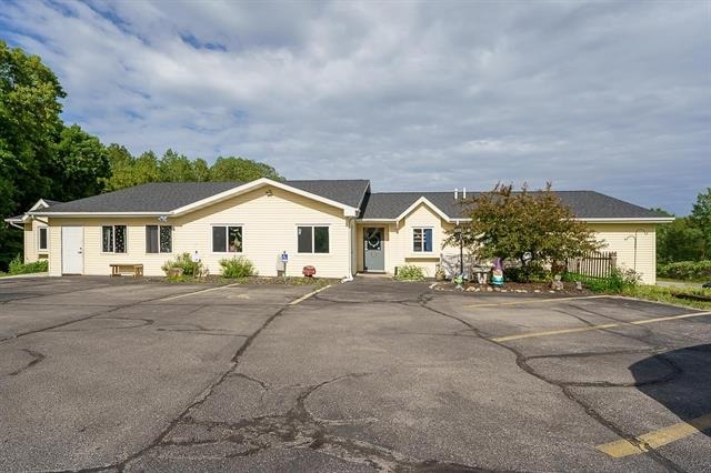 3900 Cedar Ct, Suamico, WI for Sale