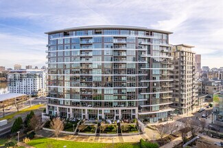 Portland, OR Apartments - 949 NW Overton St