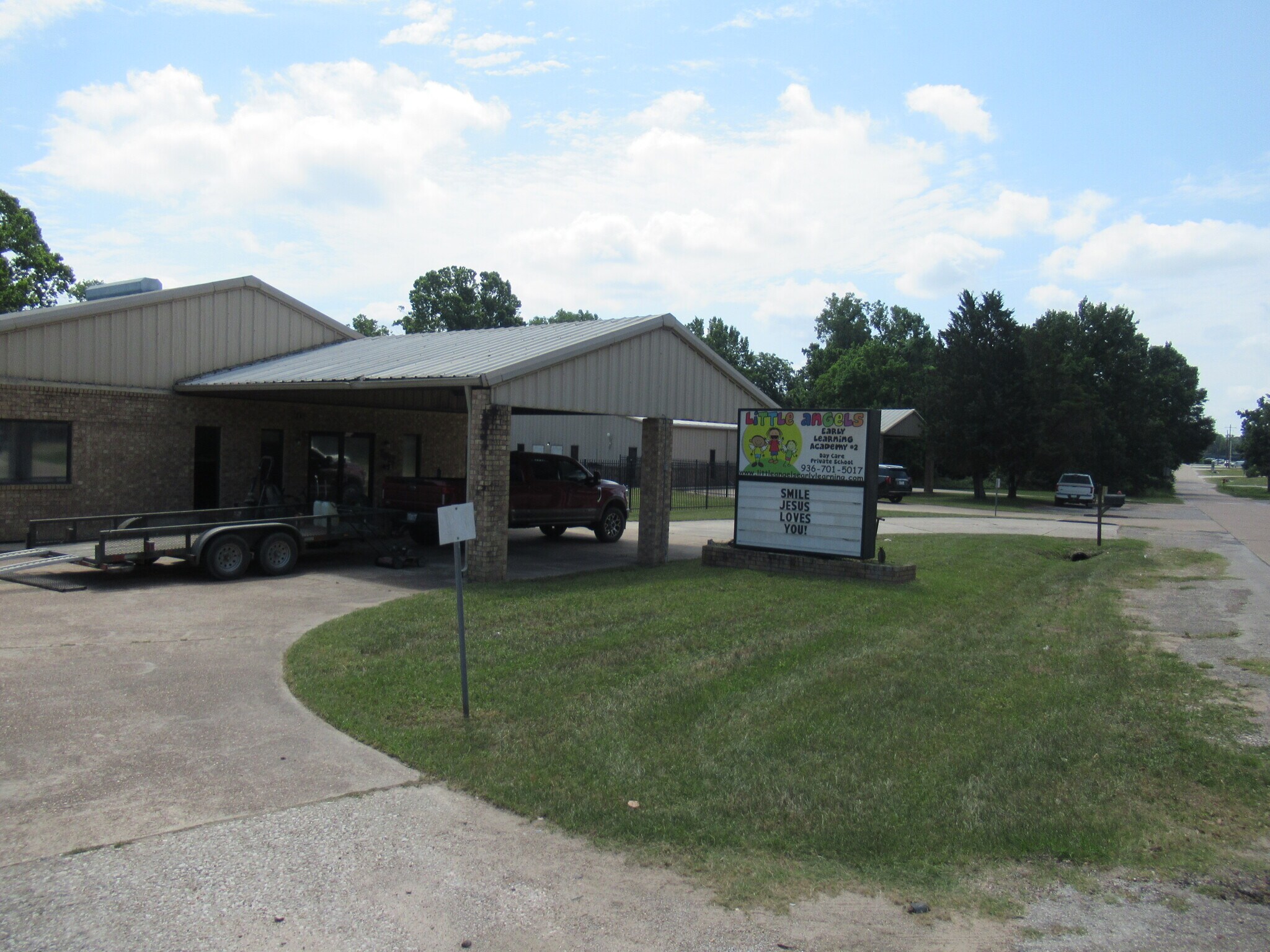 1012 N Danville St, Willis, TX for Sale