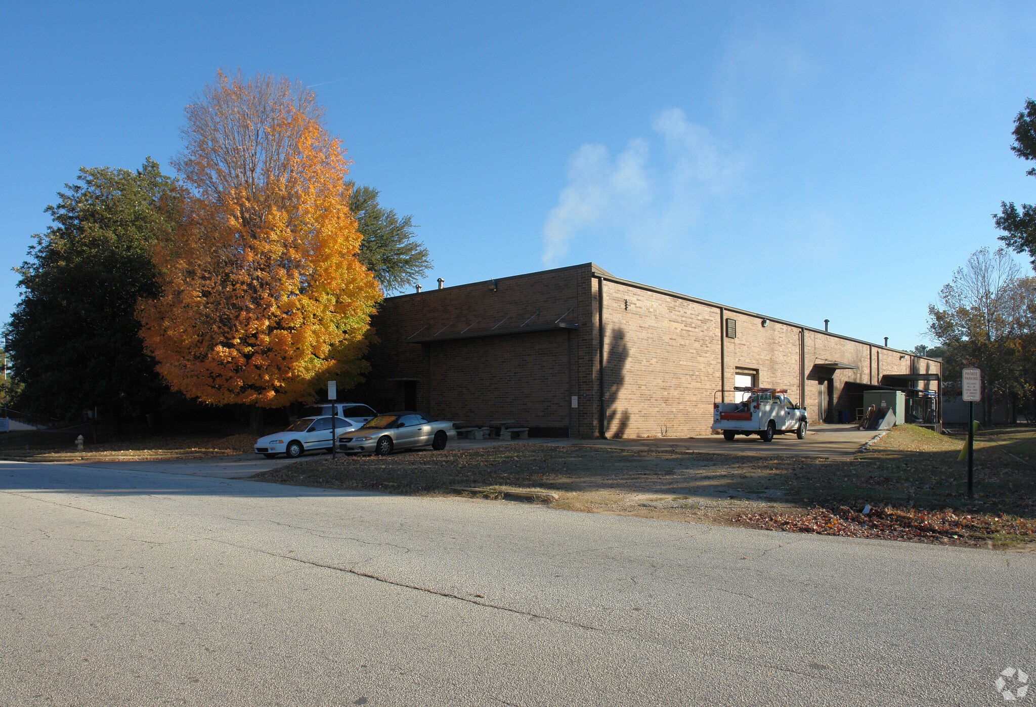 1585 Roadhaven Dr Stone Mountain, GA 30083 Industrial Property for