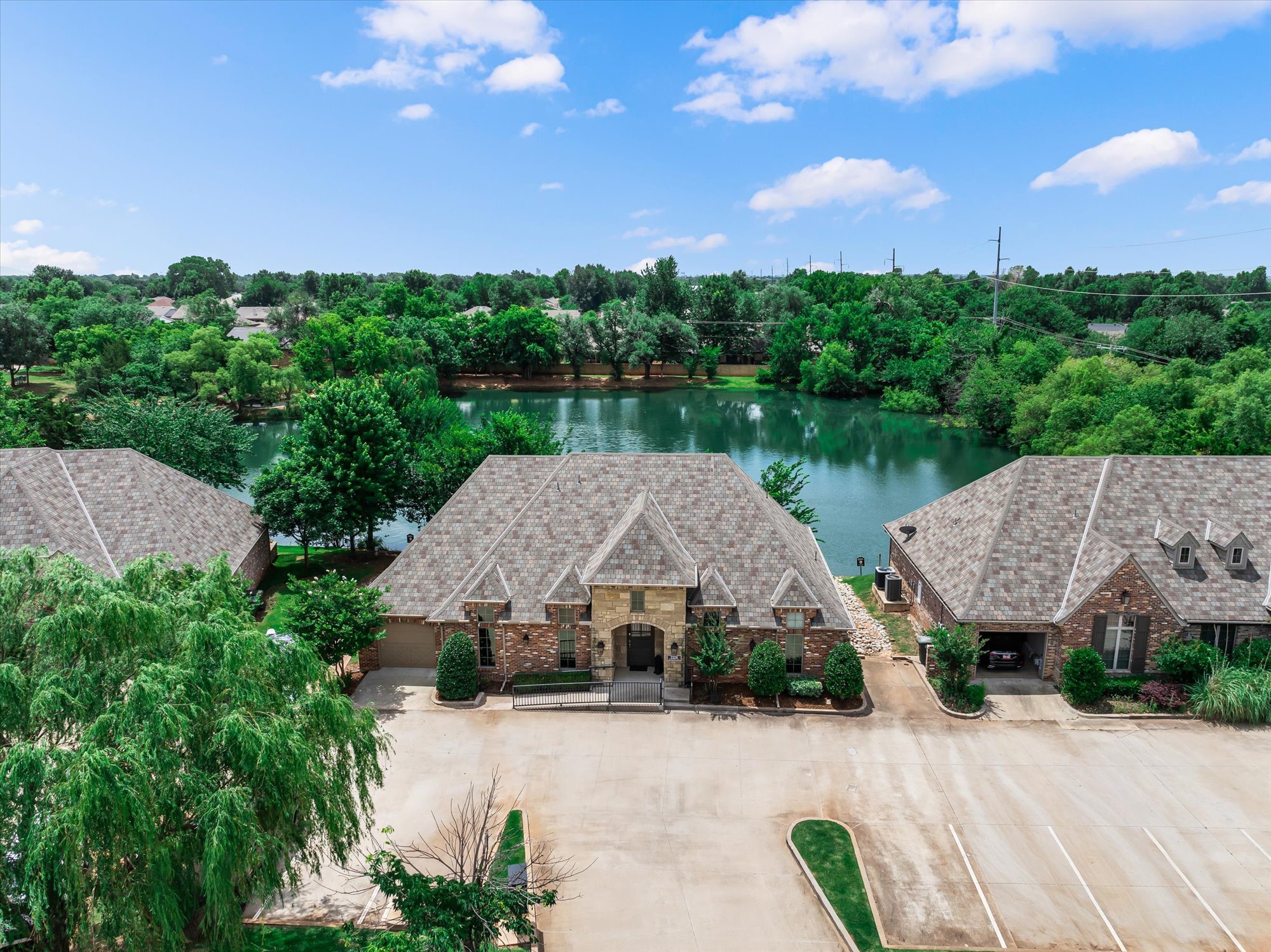 2224 Bridgeview Blvd, Edmond, OK for Sale