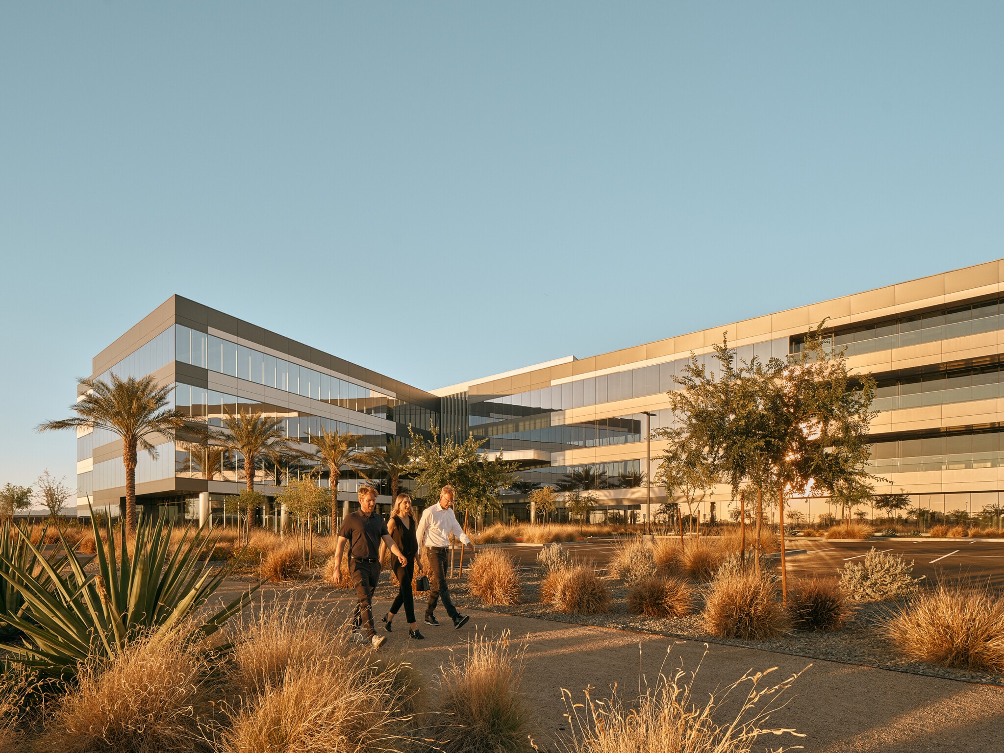 2046 Riverview Auto Dr, Mesa, AZ for Rent