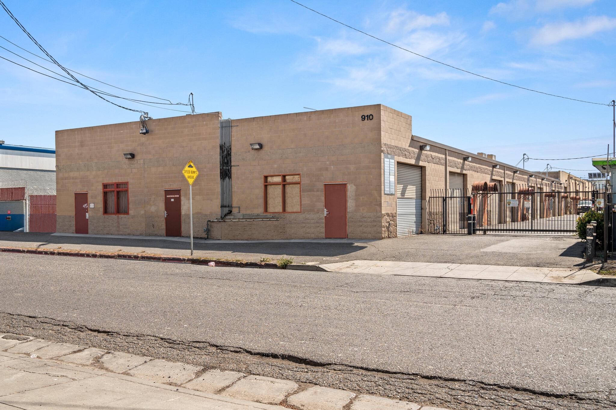 910 81st Ave, Oakland, CA for Sale