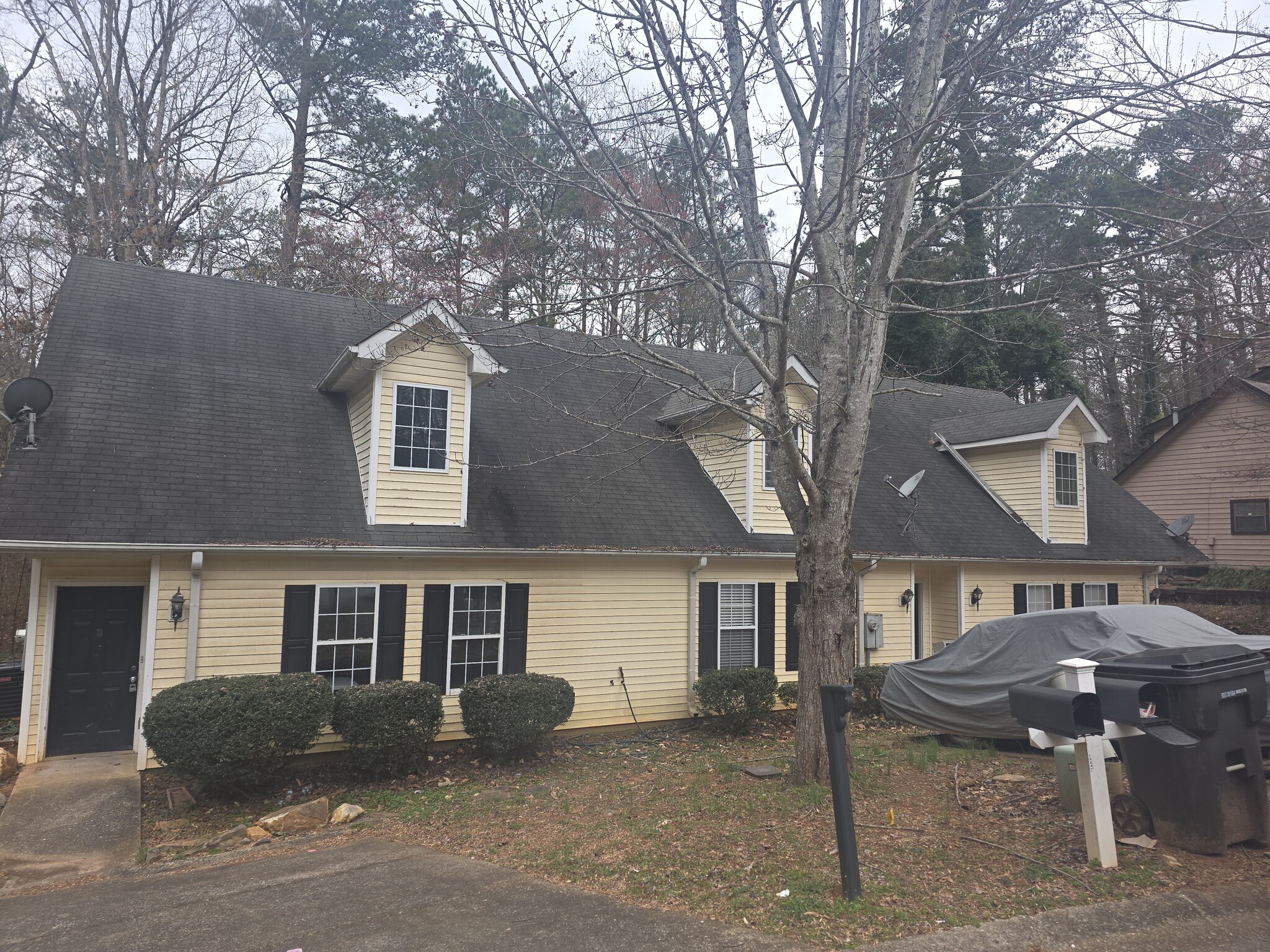 6846 S Lakewood Ter, Douglasville, GA for Sale