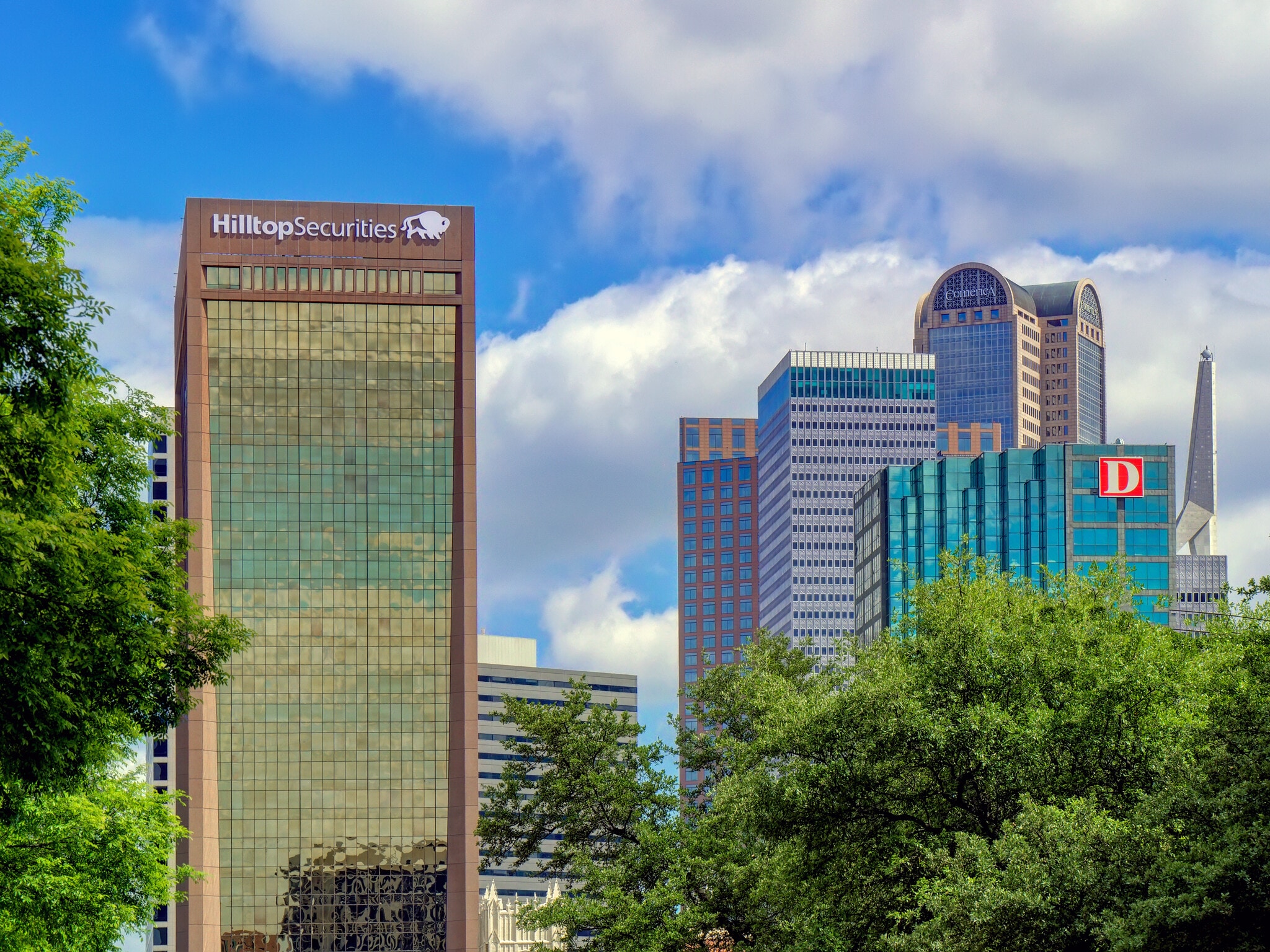 717 N Harwood St, Dallas, TX for Rent