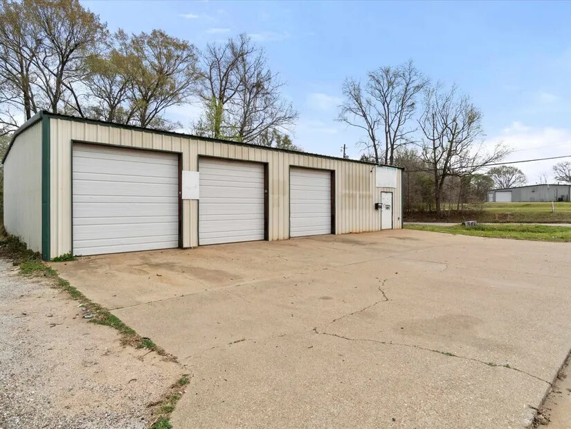 420 E Scott St, Gilmer, TX for Sale