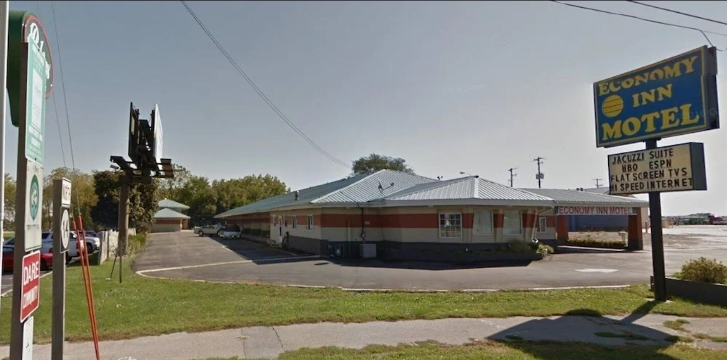 3108 S Center St, Marshalltown, IA for Sale