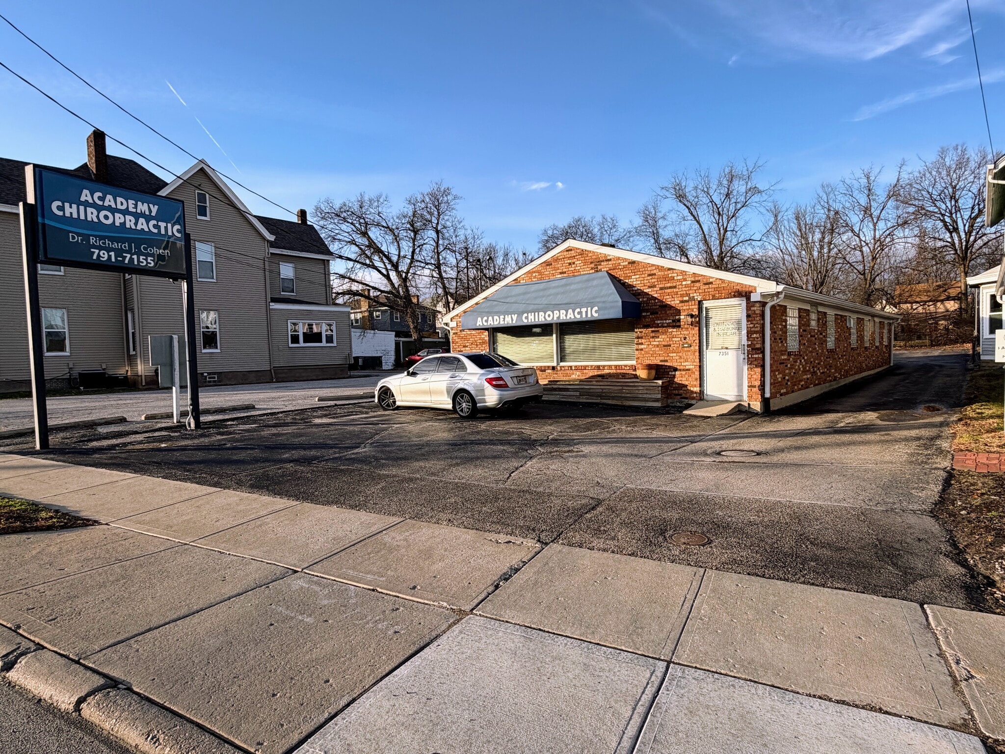 7351 Montgomery Rd, Cincinnati, OH for Sale
