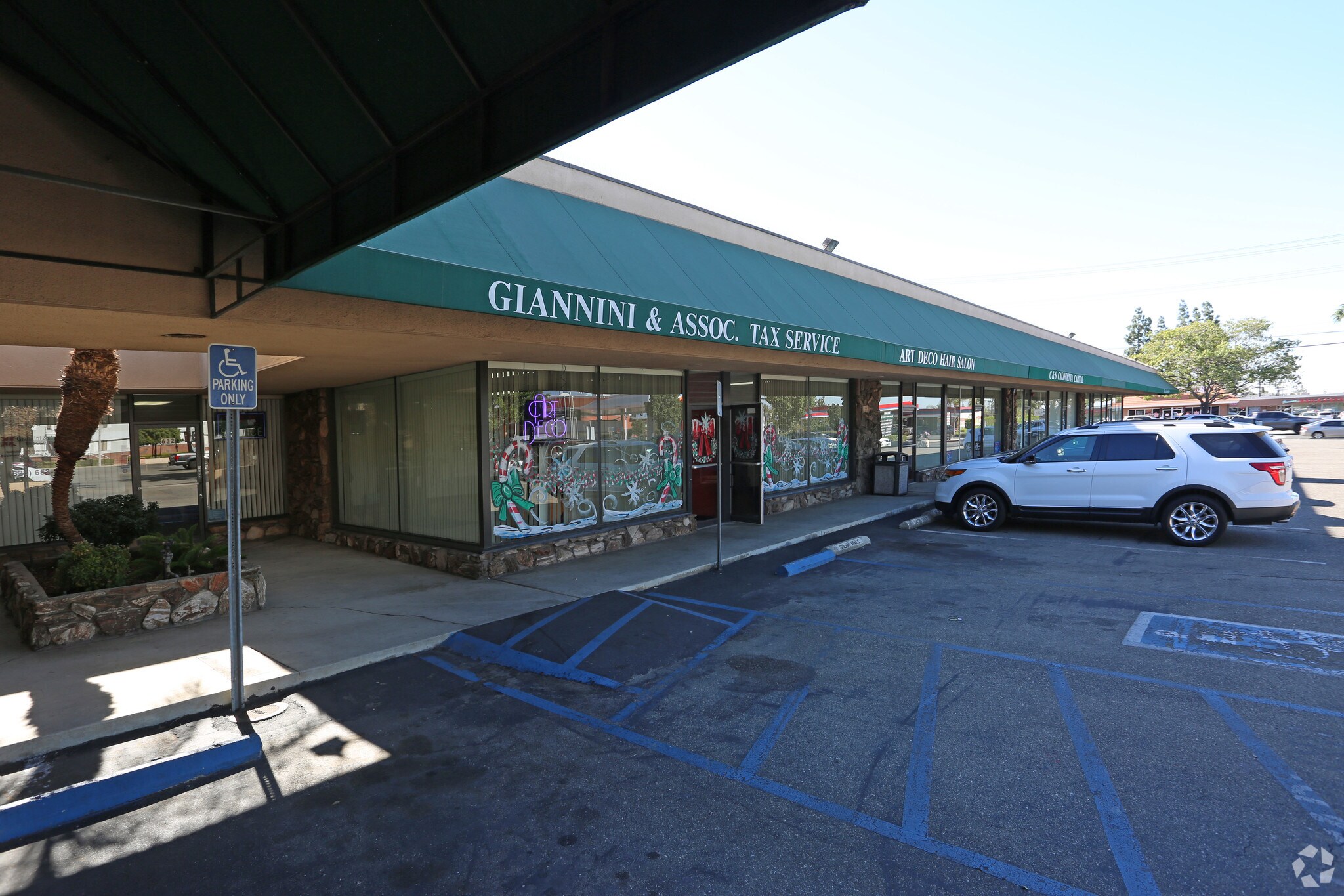 620-648 S Barranca Ave, Covina, CA for Rent