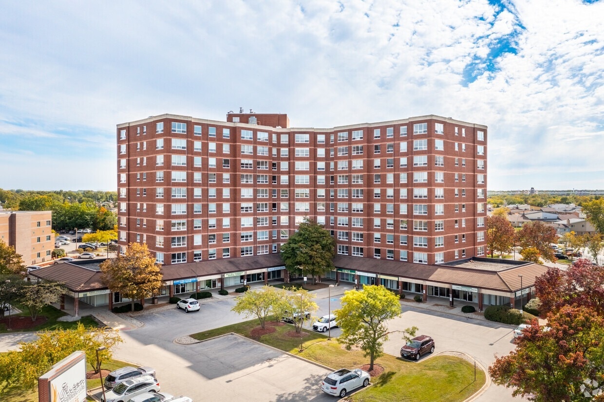 8975 W Golf Rd, Niles, IL for Rent