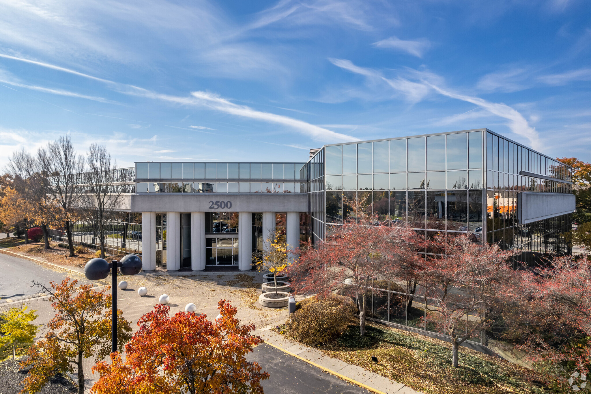 2500 Corporate Exchange Dr, Columbus, OH for Sale