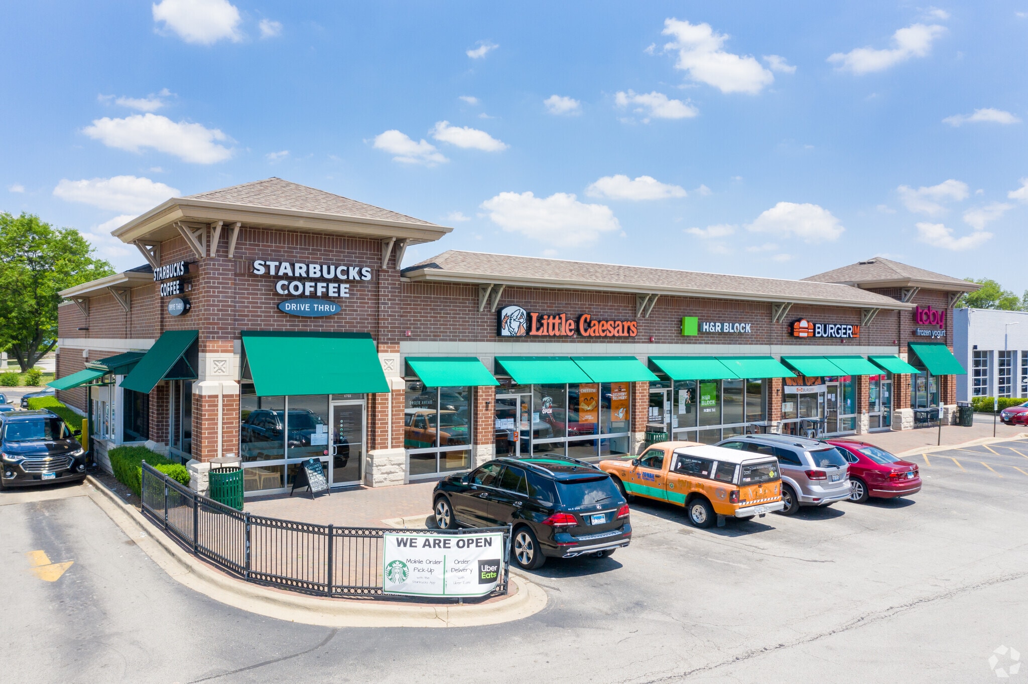 6760-6768 W 95th St, Oak Lawn, IL for Rent