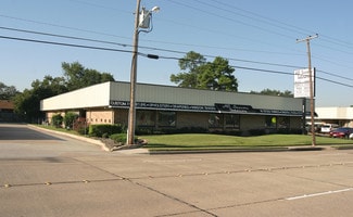 Pantego, TX Freestanding - 3212 W Park Row Dr