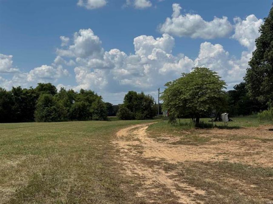 7278 County 1050 W rd, Owensville, IN for Sale