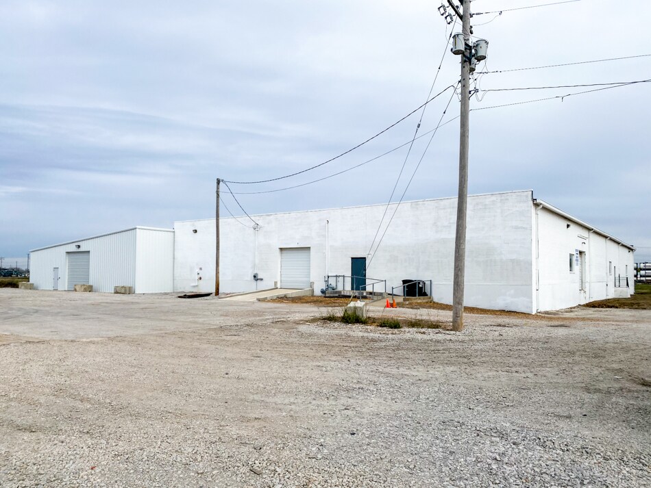 955 N 1st St, Fairmont City, IL for Sale