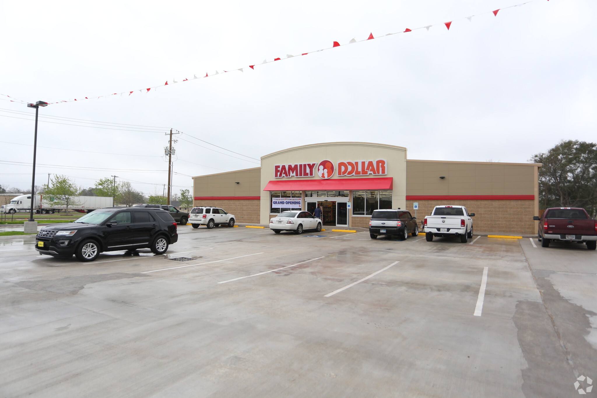 201 W Mulberry St, Angleton, TX for Rent