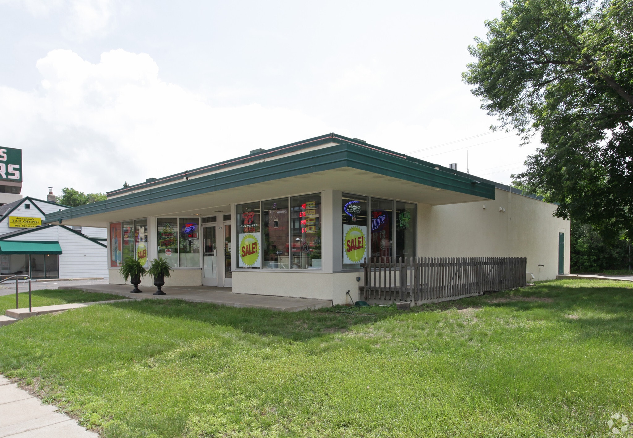 4631 Excelsior Blvd, Saint Louis Park, MN for Sale