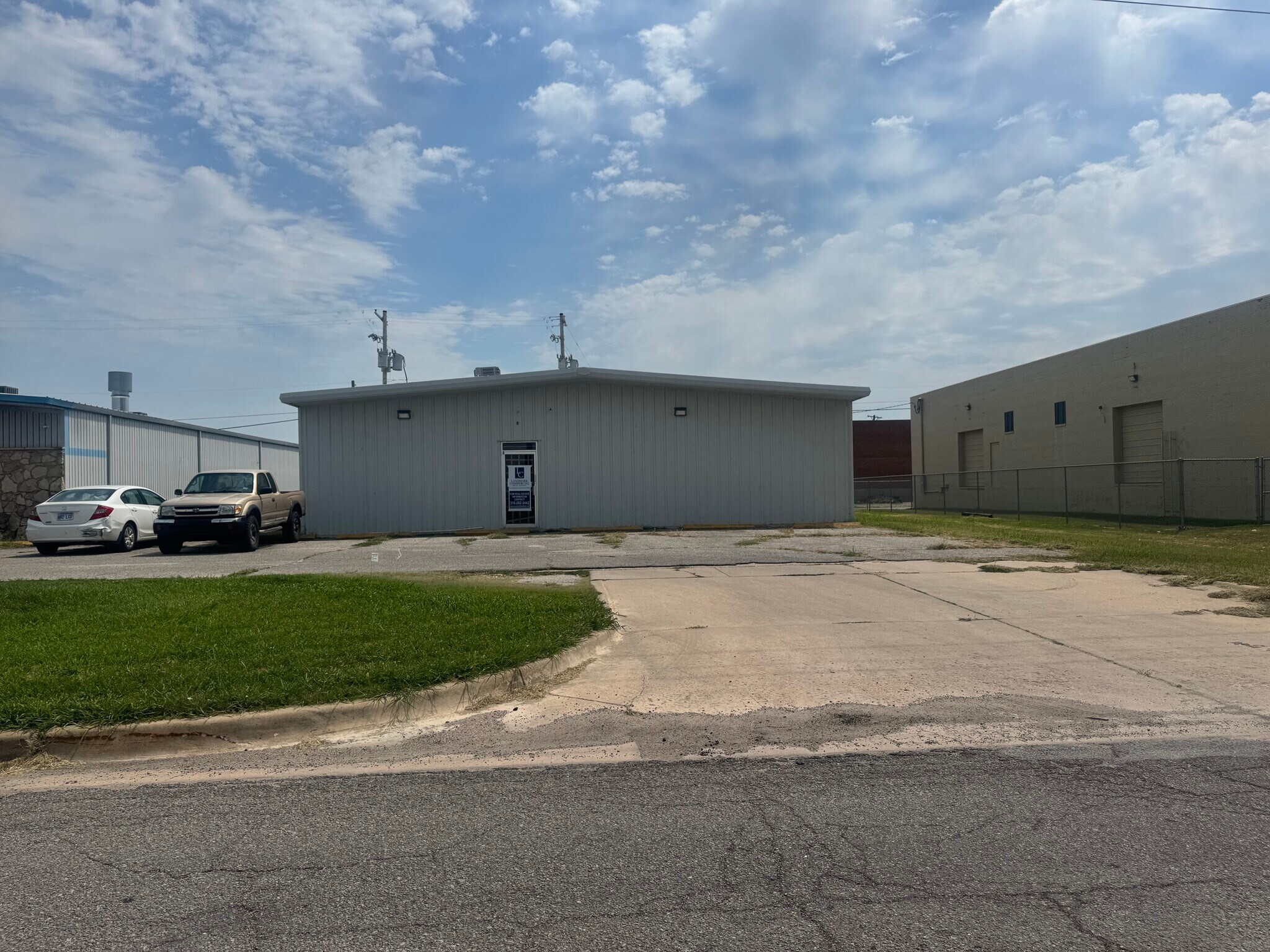 2053 E Wassall St, Wichita, KS for Sale