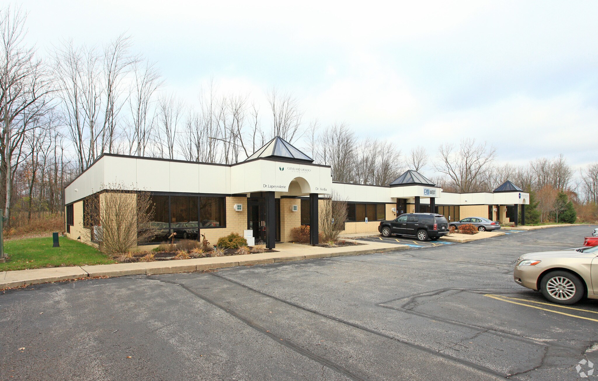 19250 E Bagley Rd, Cleveland, OH for Rent