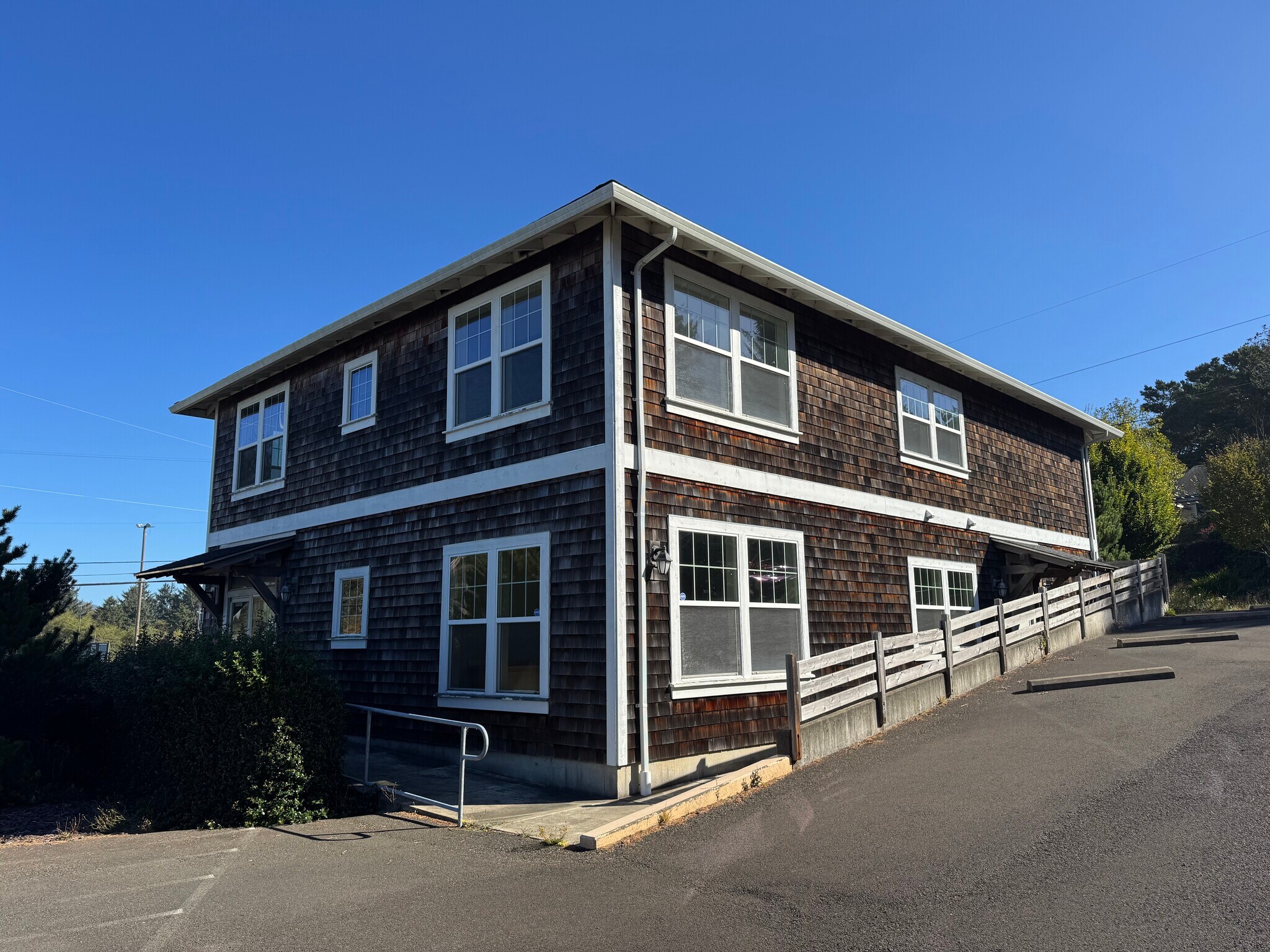 2210 NE 22nd St, Lincoln City, OR for Rent