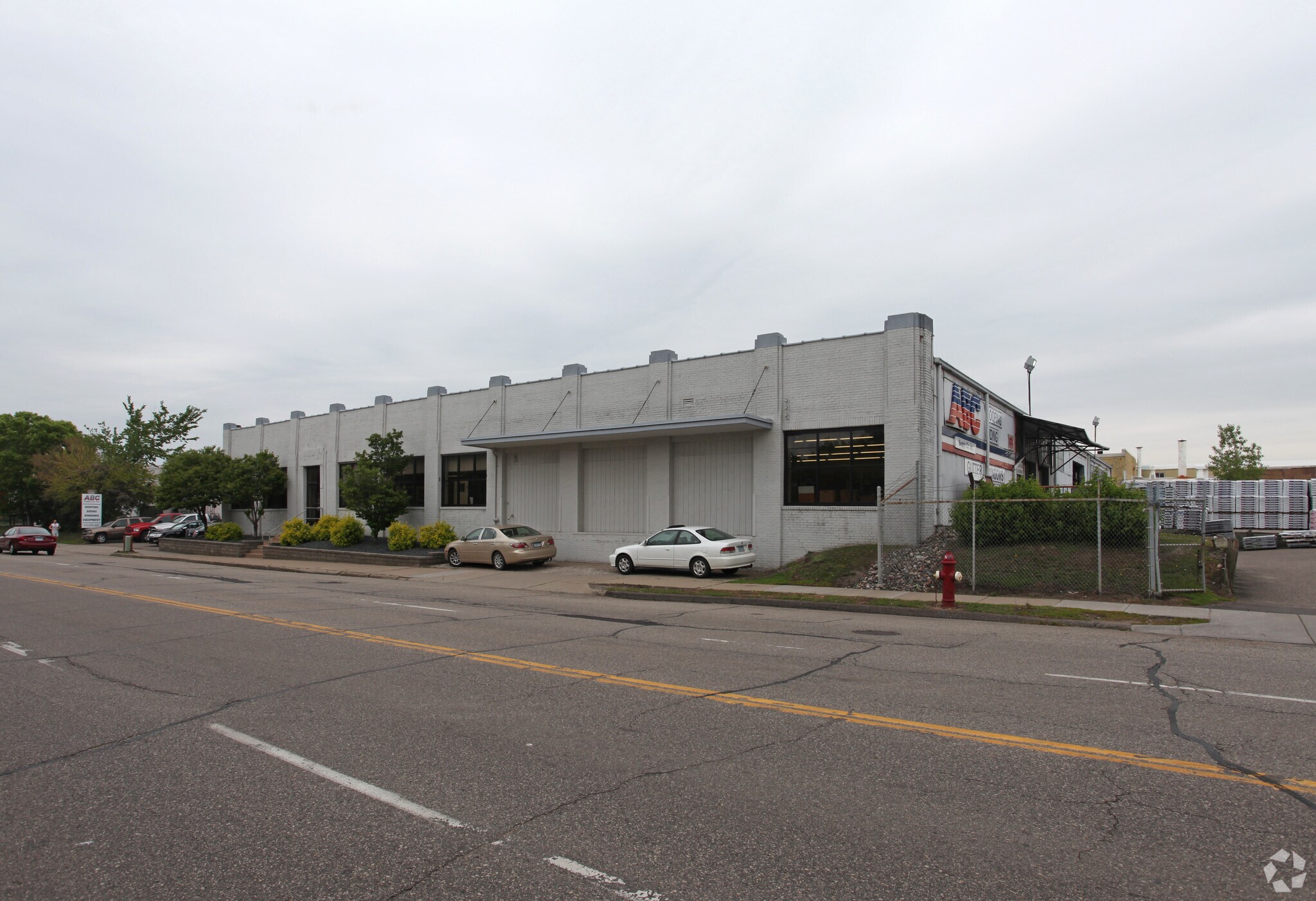 2801 E Hennepin Ave Minneapolis, MN 55413 Industrial Property for