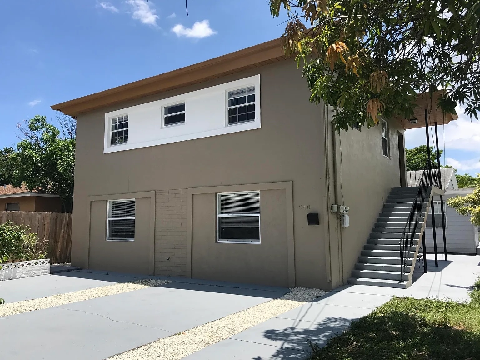 940 Charles St, West Palm Beach, FL for Sale