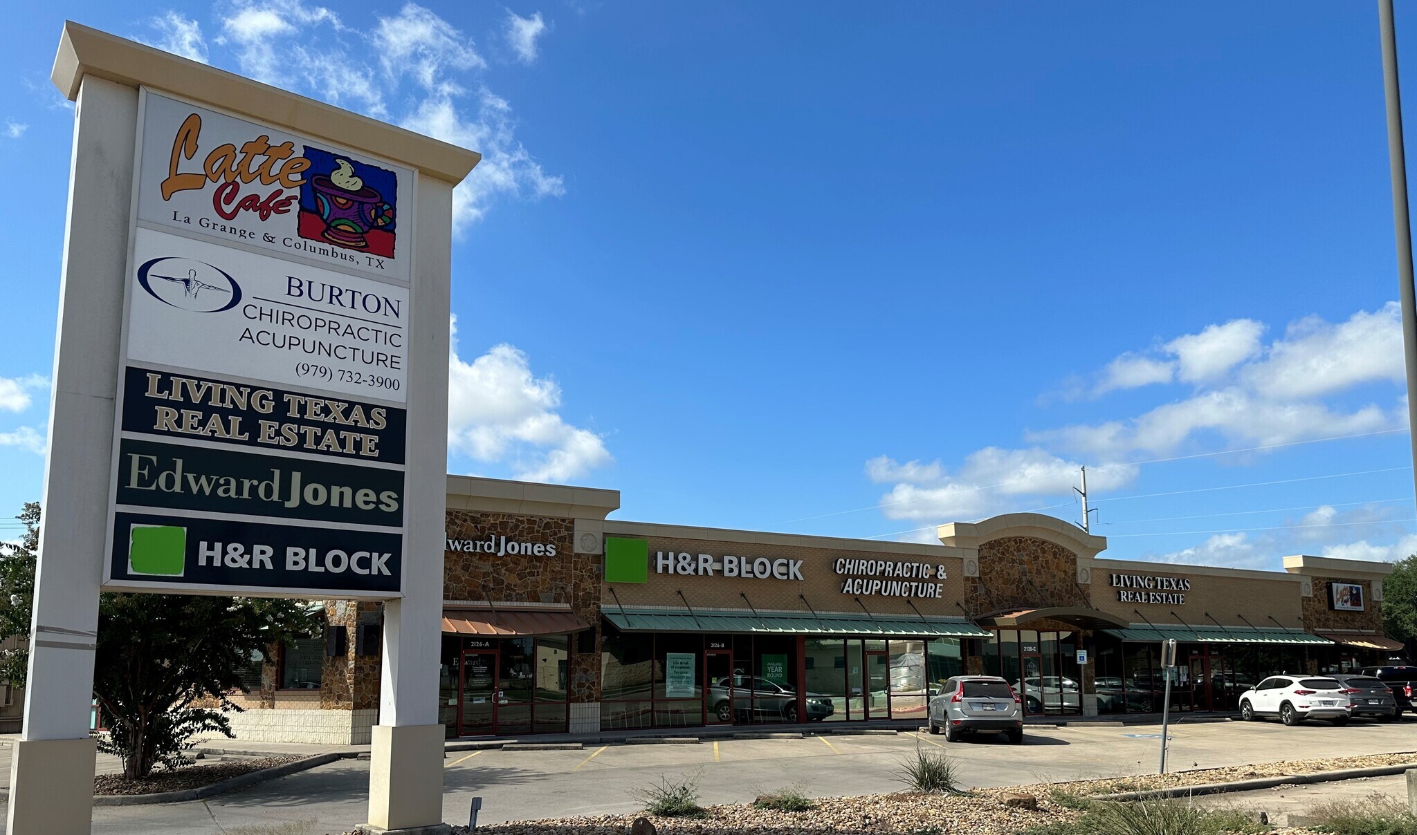 2126 Highway 71 S, Columbus, TX for Rent