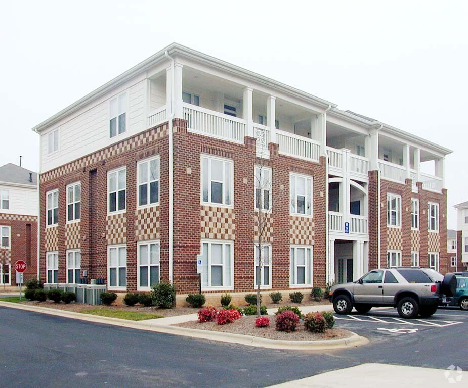710 Northeast Dr, Davidson, NC for Rent