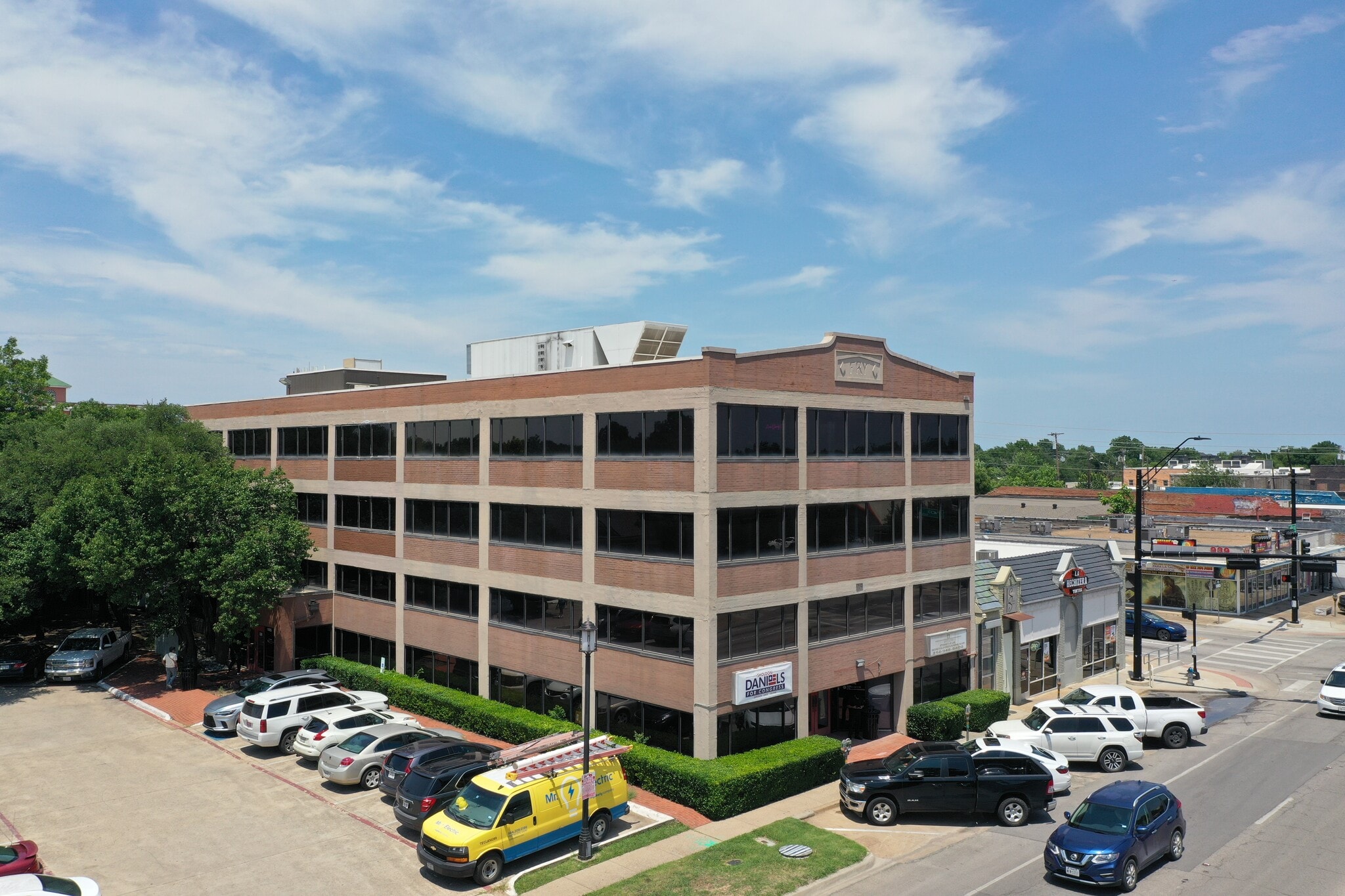1005 W Jefferson Blvd, Dallas, TX for Rent