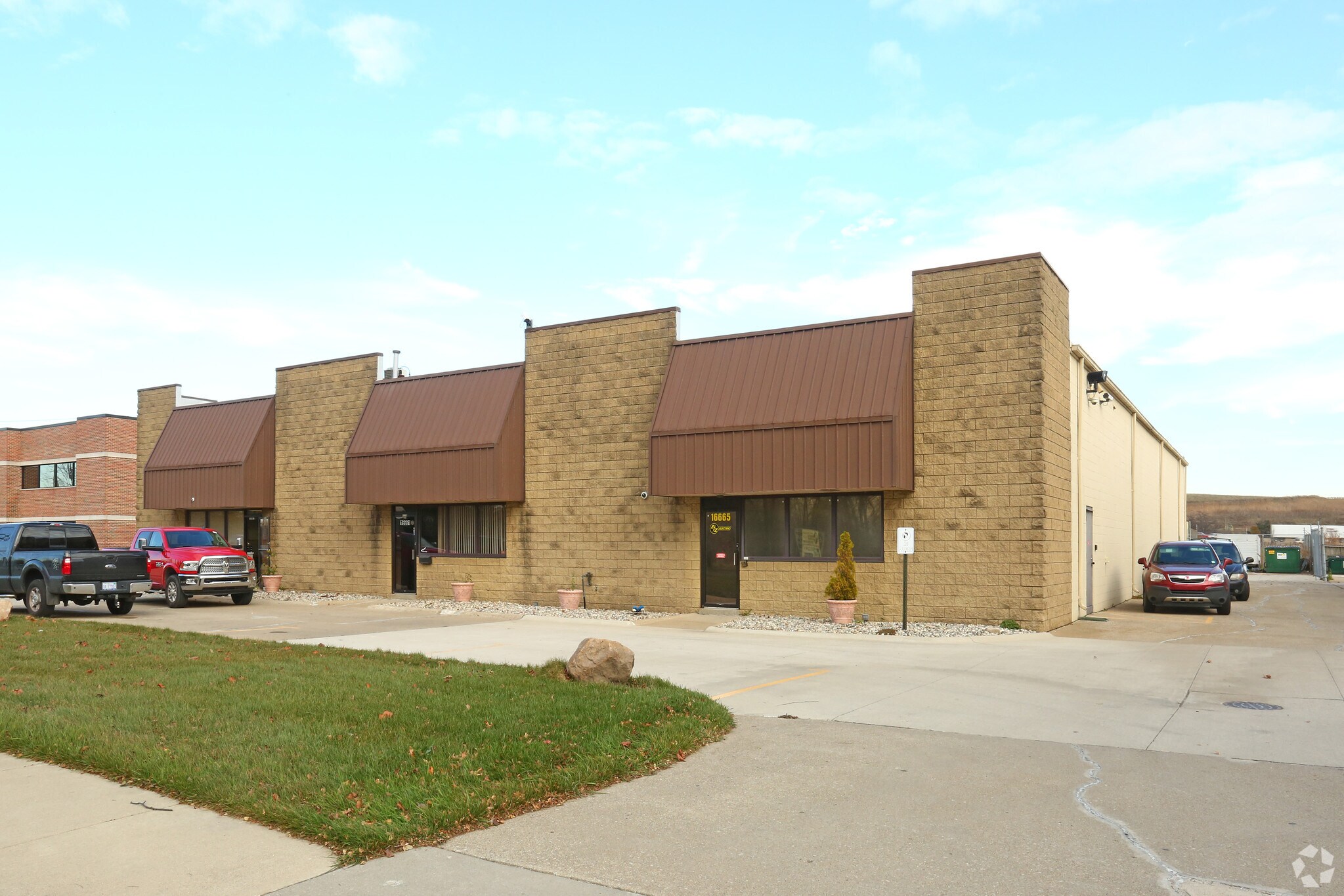 1665716665 Racho Rd Taylor, MI 48180 Industrial Property for Lease