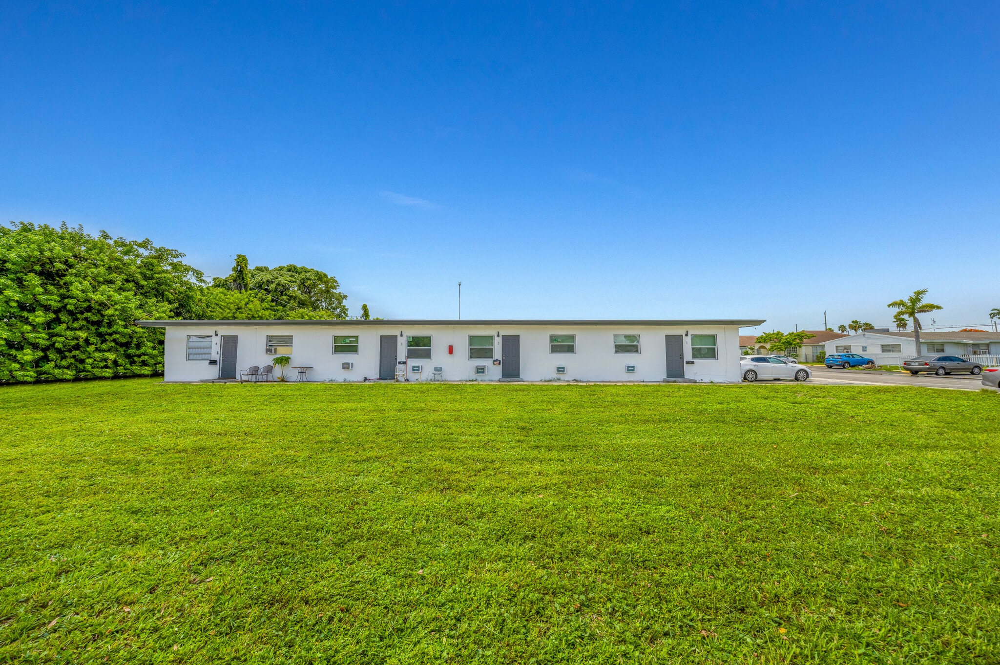832 NW 10th St, Hallandale Beach, FL for Sale