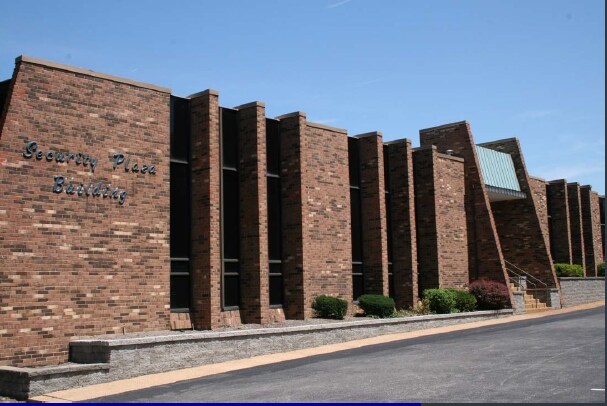 907 Fee Fee Rd, Maryland Heights, MO for Rent