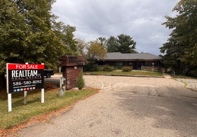 701 S Creyts Rd, Lansing, MI for Sale