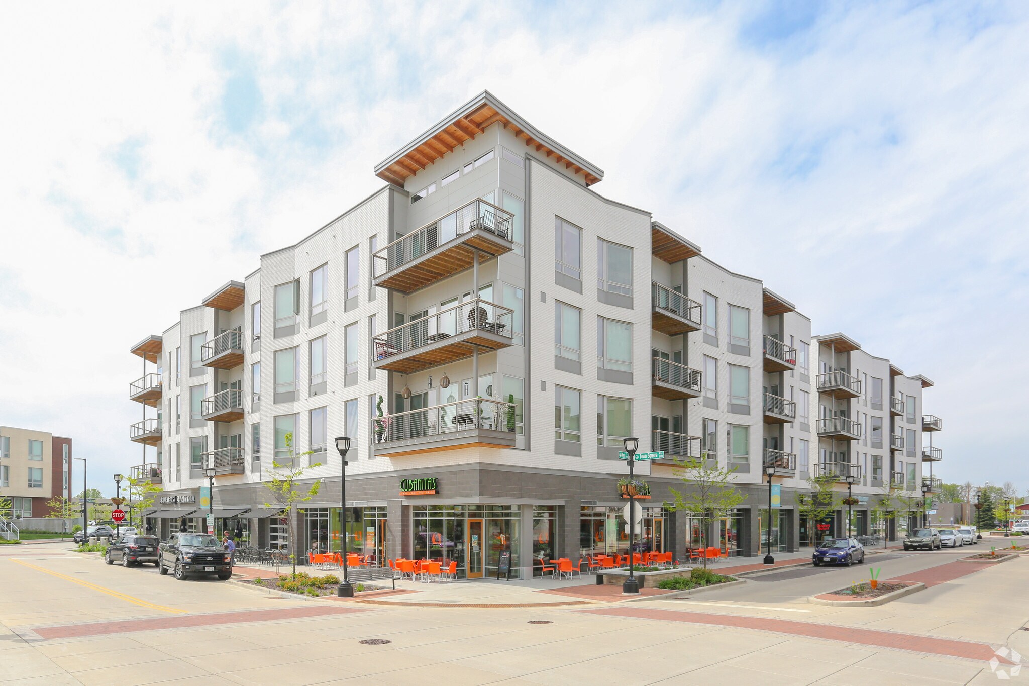 7955-7973 S Main St, Oak Creek, WI for Rent