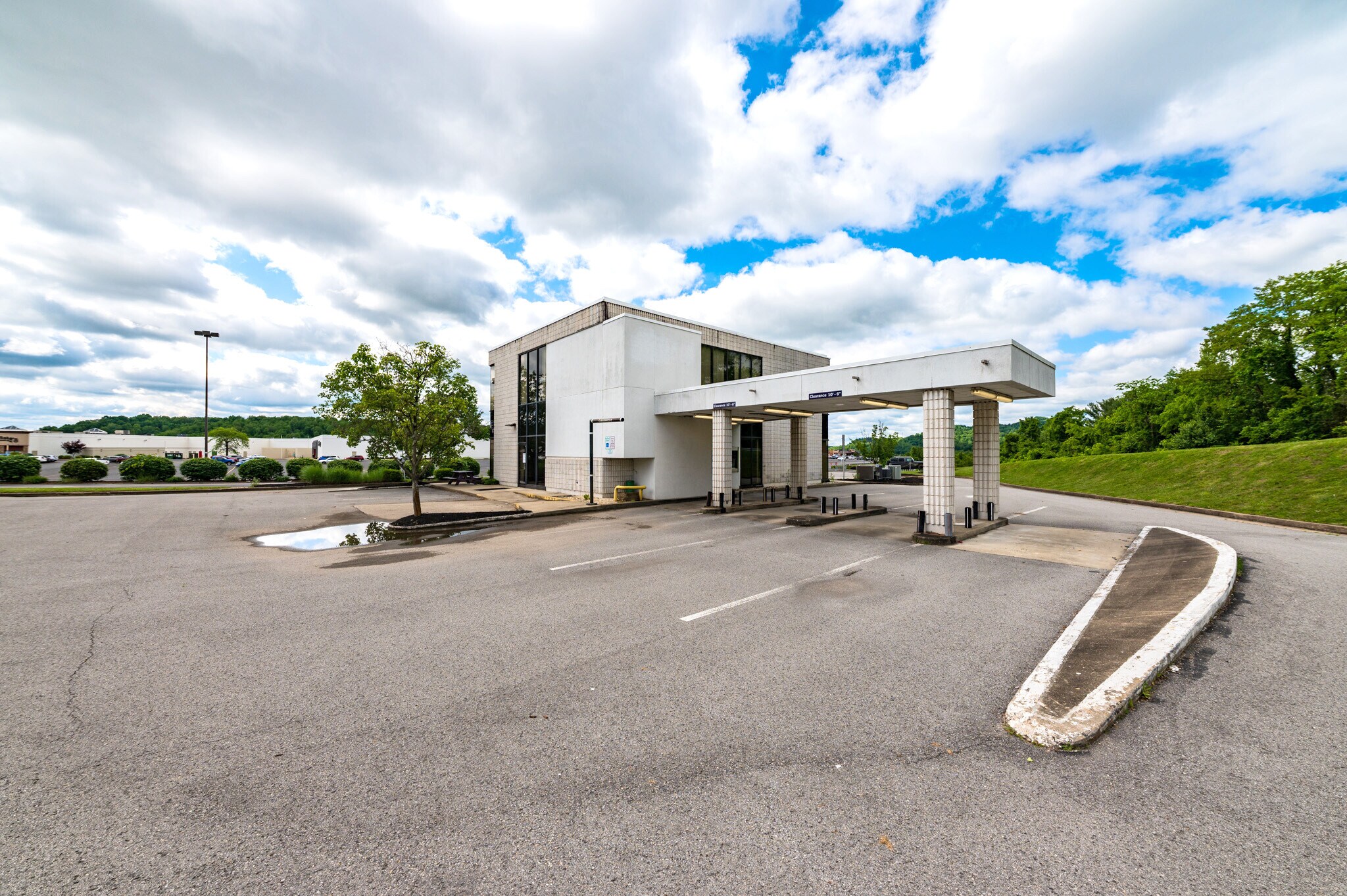2015 Meadowbrook Mall Rd, Bridgeport, WV for Rent