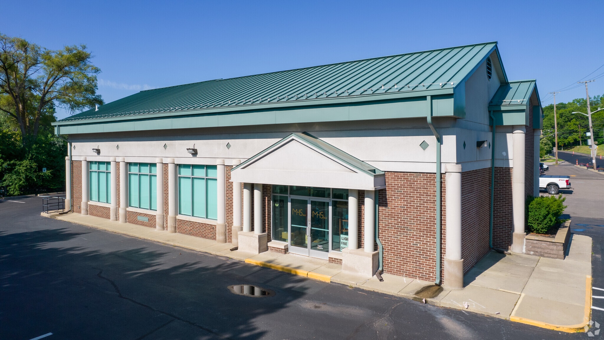 35 W Long Lake Rd, Bloomfield Hills, MI for Rent