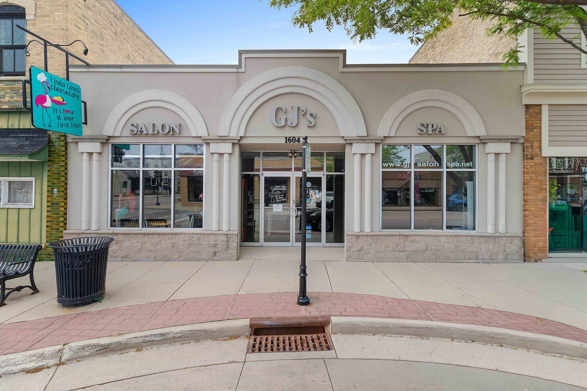 1604 Washington St, Two Rivers, WI for Sale