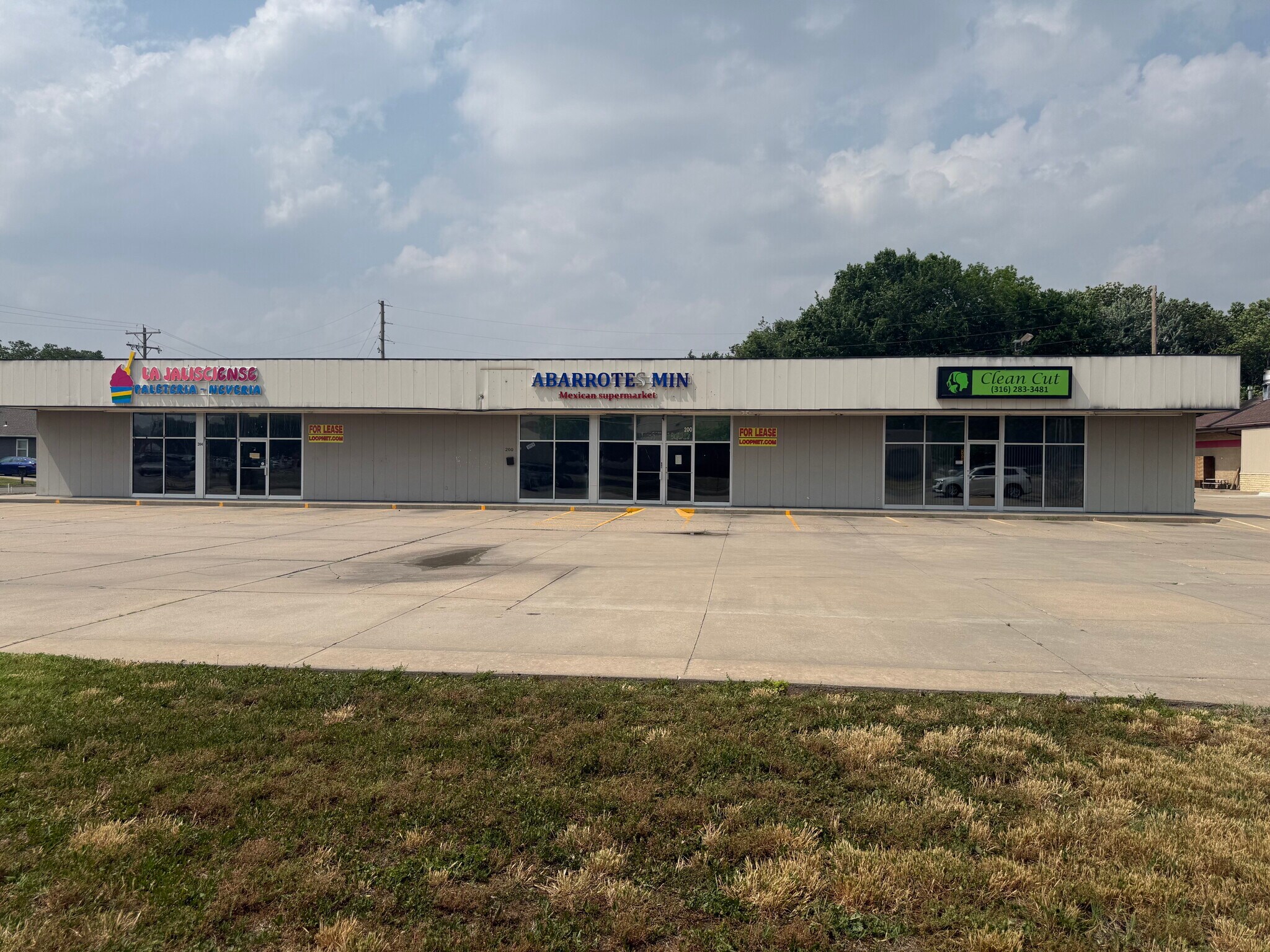 200 E 12th St, Newton, KS for Sale