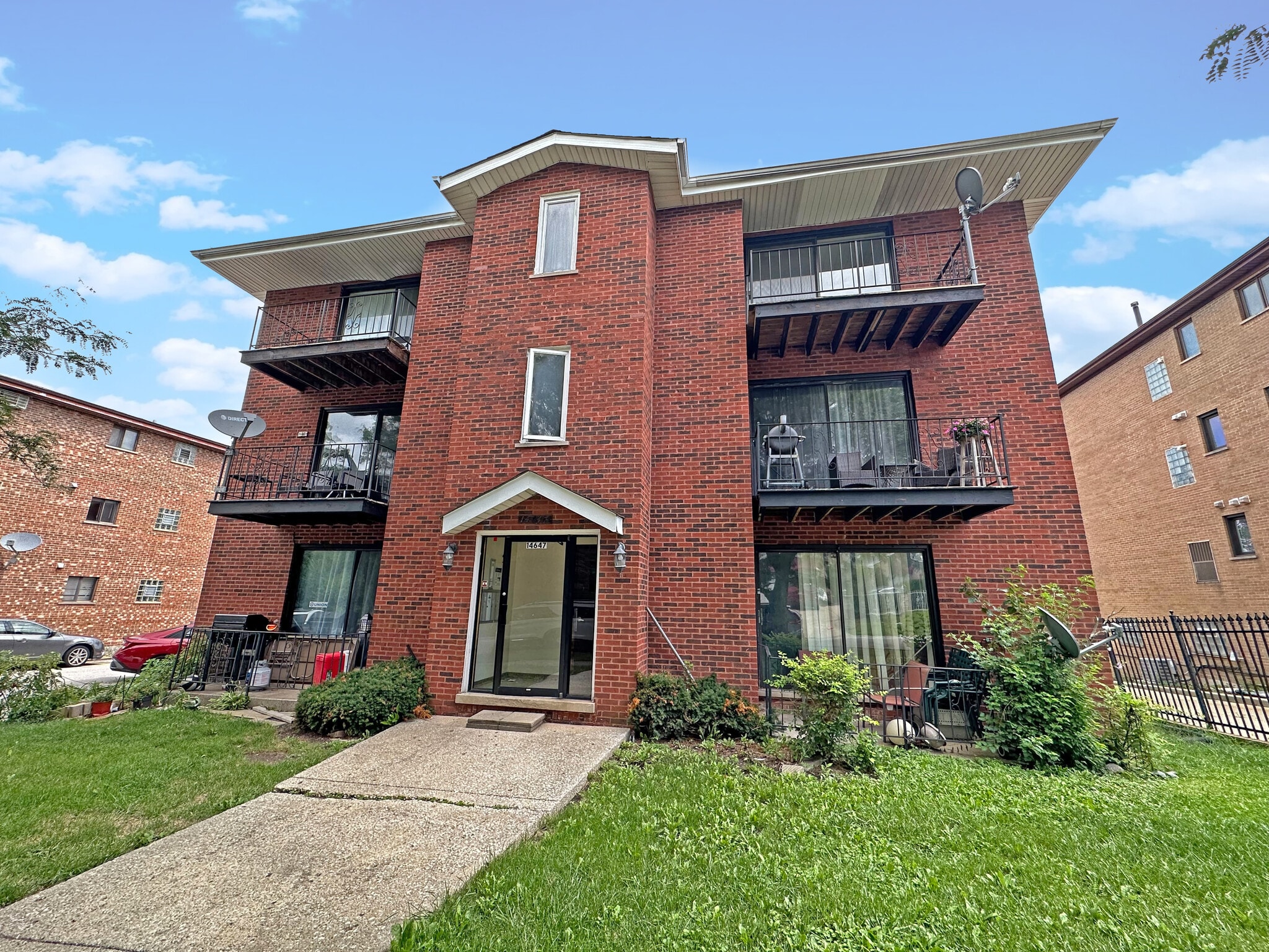 14647 Lamon Ave, Midlothian, IL for Sale
