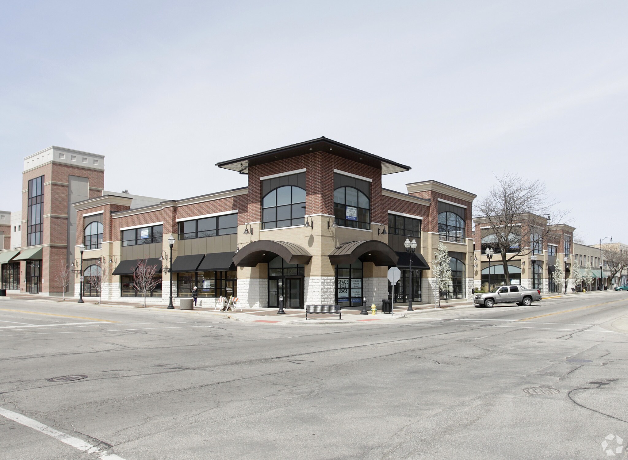 202210 N Genesee St Waukegan, IL 60085 Retail Property for Lease on
