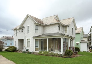 E Main St Office/Retail For Sale