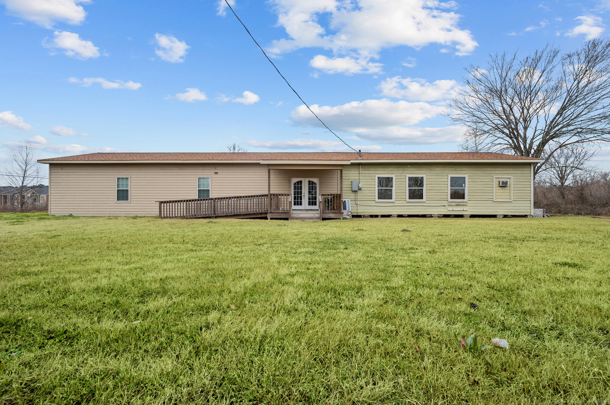 1208 W Clayton St, Dayton, TX for Sale