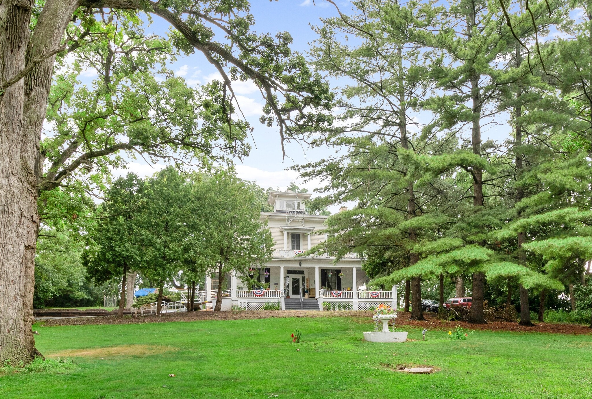 2200 W Memorial Dr, Janesville, WI for Sale