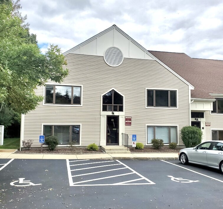 82 Palomino Ln, Bedford, NH for Rent
