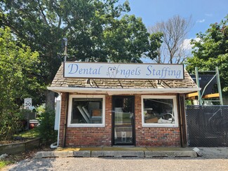 Ronkonkoma, NY Storefront - 2810 Pond Rd