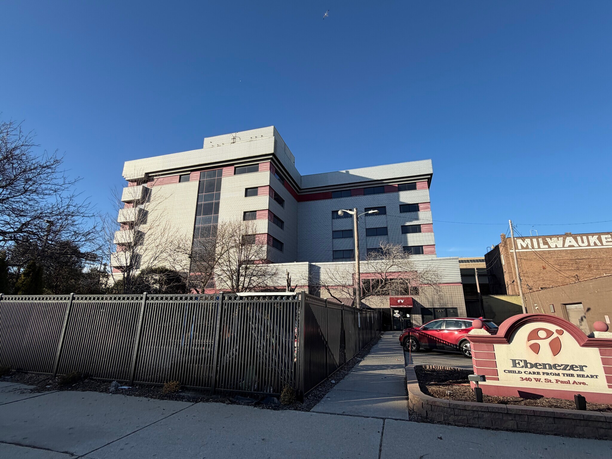 350 W Saint Paul Ave, Milwaukee, WI for Sale