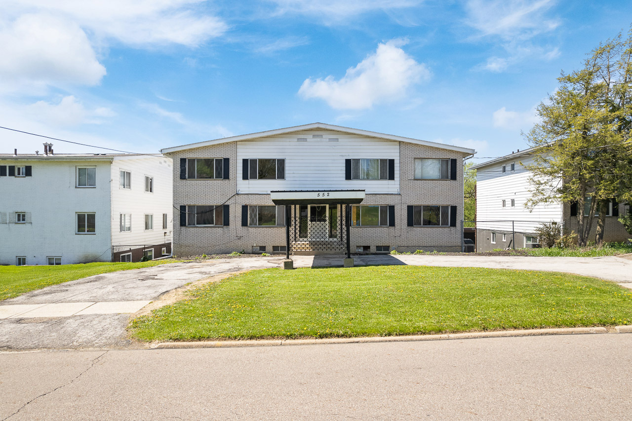 552 Treeside Dr, Akron, OH for Sale