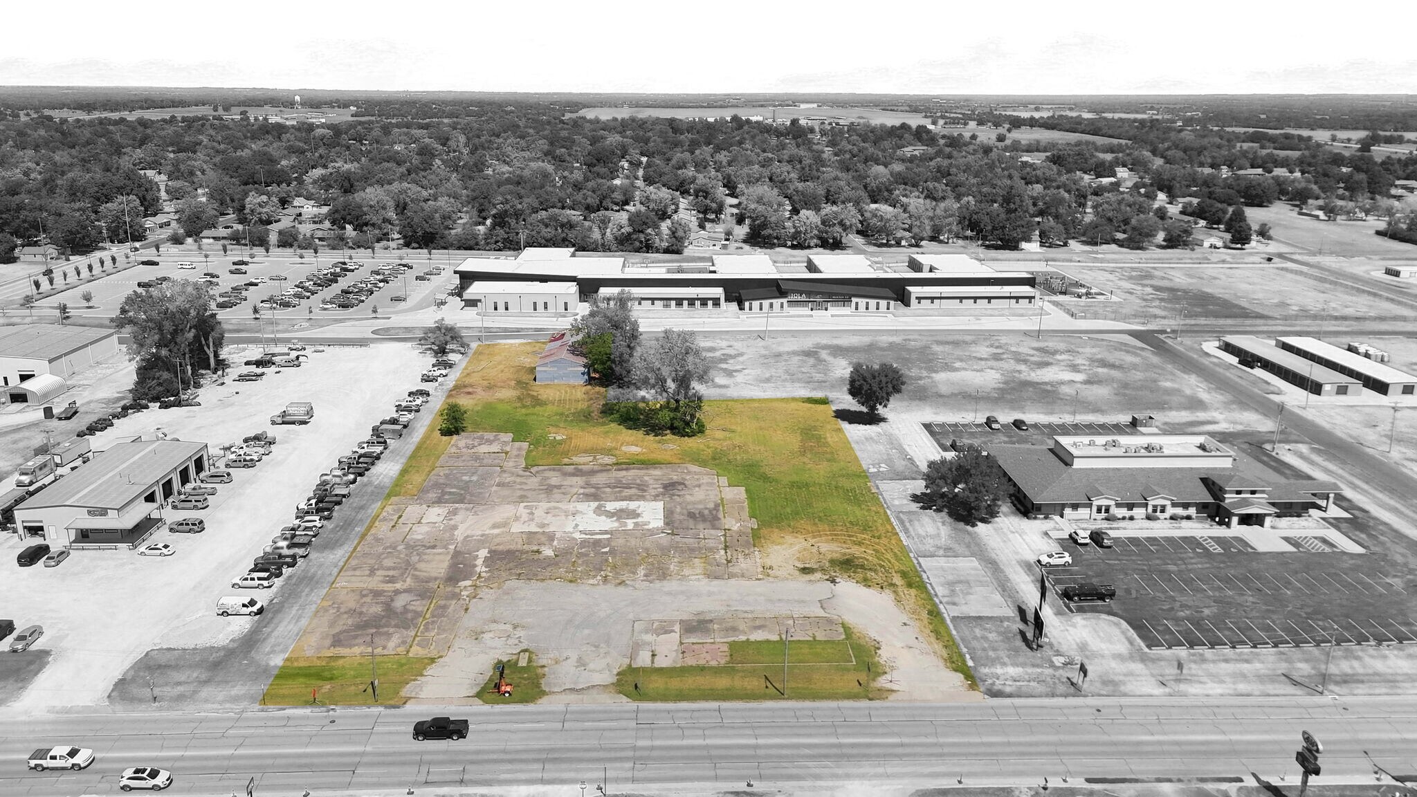 1406 East St, Iola, KS for Sale