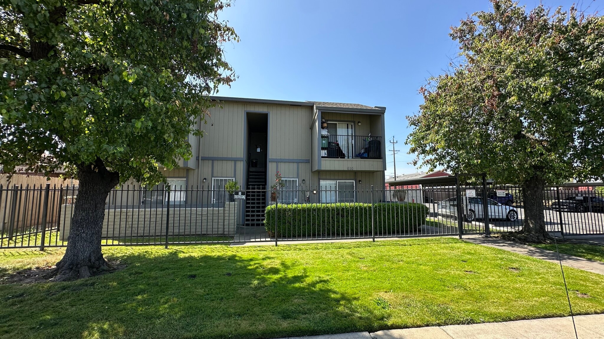 610 E Pine St, Lodi, CA for Sale